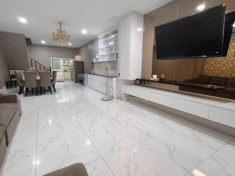 Home office in the Sutthisan area, 450 meters from Sutthisan MRT, Bangkok, -, Samsen Nok, Huai Khwang, Bangkok, 4 Bedrooms, 320 sqm, Single Detached House For Rent, by Connex Property, 500535106 - DDproperty.com