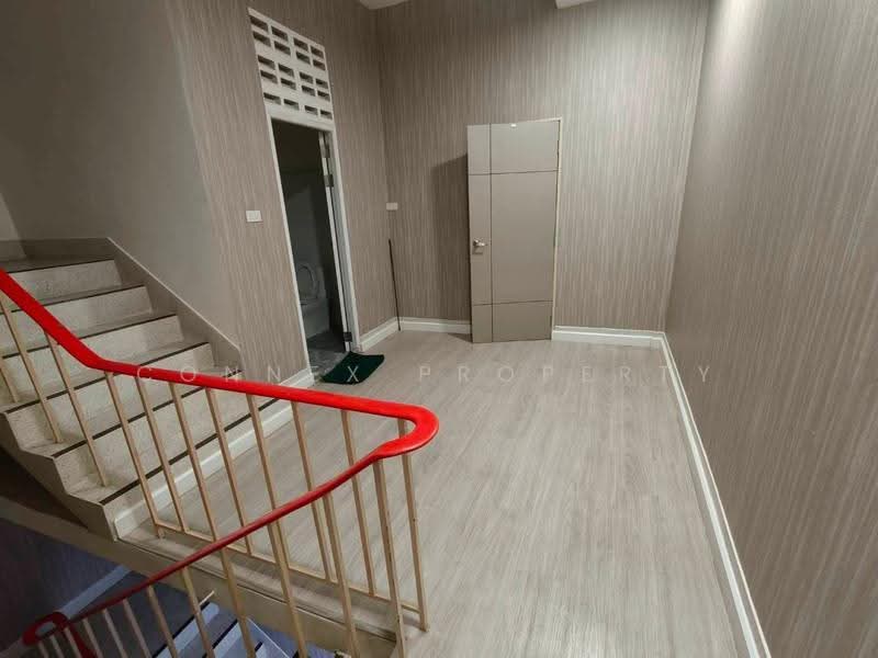 Home office in the Sutthisan area, 450 meters from Sutthisan MRT, Bangkok, -, Samsen Nok, Huai Khwang, Bangkok, 4 Bedrooms, 320 sqm, Single Detached House For Rent, by Connex Property, 500535106 - DDproperty.com