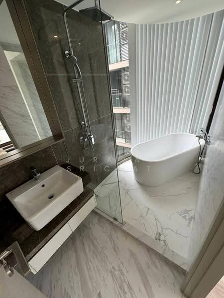Fynn Asoke, Bangkok, 28 Sukhumvit 10 Alley, Khlong Toei, Bangkok, 2 Bedrooms, 67 sqm, Condo For Sale, by Jurarat Srichat, 500535153 - DDproperty.com