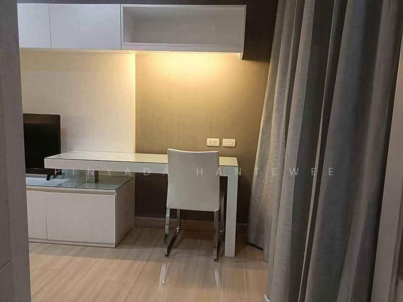 Urbano Absolute Sathon-Taksin, Bangkok, 345 Charoen Nakhon 14/2 Alley, Khlong Ton Sai, Khlong San, Bangkok, 1 Bedroom, 38 sqm, Condo For Rent, by Pinyada Hantewee, 500535251 - DDproperty.com