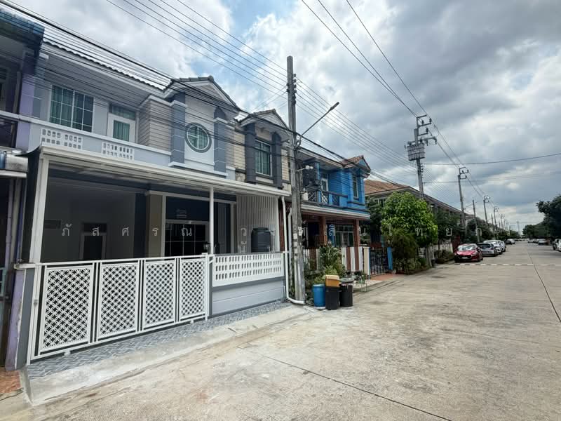 หมู่บ้านรื่นฤดี5 หทัยราษฏร์ แขวงบางชัน เขตคลองสามวา, กรุงเทพ, หทัยราษฎร์, บางชัน, คลองสามวา, กรุงเทพ, 80 ตร.ม., ทาวน์เฮ้าส์ ขาย, โดย นภัสศรณ์ วงศ์สินไทยกร (นันท์), 500535262 - DDproperty.com