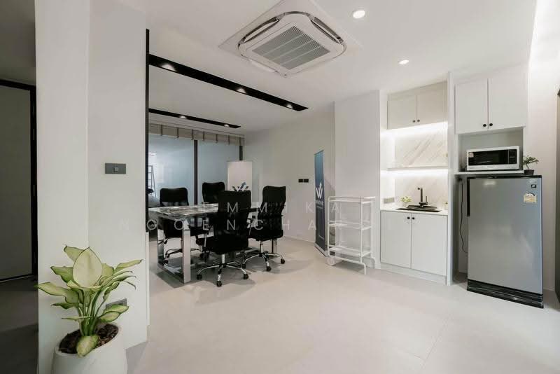 LUXE 35 Ratchada-Ladprao, Bangkok, Soi Lat Phrao 35, Lat Phrao Road, Chan Kasem, Chatuchak, Bangkok, 3 Bedrooms, 400 sqm, Townhouse For Rent, by Emmika Ngoencharoen, 500535280 - DDproperty.com