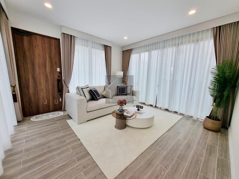 Burasiri Krungthep Kreetha, Bangkok, 95 Soi Pracha Ruam Chai, Hua Mak, Bang Kapi, Bangkok, 4 Bedrooms, 300 sqm, Single Detached House For Rent, by Jutarat Jitmun, 500535285 - DDproperty.com