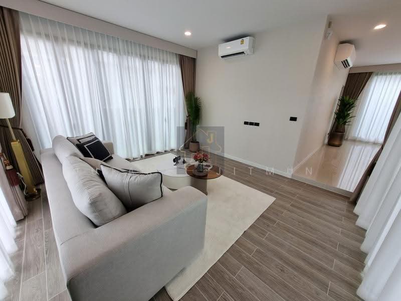 Burasiri Krungthep Kreetha, Bangkok, 95 Soi Pracha Ruam Chai, Hua Mak, Bang Kapi, Bangkok, 4 Bedrooms, 300 sqm, Single Detached House For Rent, by Jutarat Jitmun, 500535285 - DDproperty.com