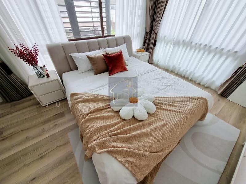 Burasiri Krungthep Kreetha, Bangkok, 95 Soi Pracha Ruam Chai, Hua Mak, Bang Kapi, Bangkok, 4 Bedrooms, 300 sqm, Single Detached House For Rent, by Jutarat Jitmun, 500535285 - DDproperty.com