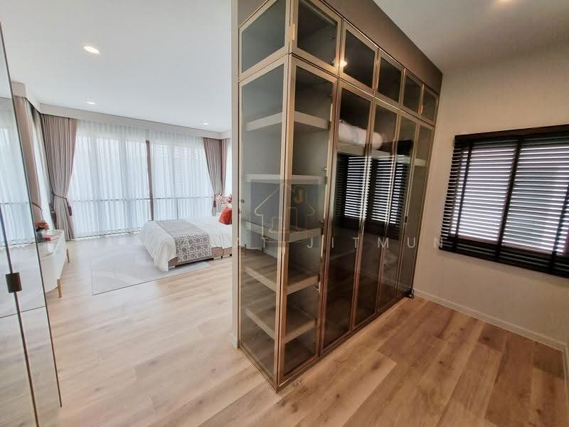 Burasiri Krungthep Kreetha, Bangkok, 95 Soi Pracha Ruam Chai, Hua Mak, Bang Kapi, Bangkok, 4 Bedrooms, 300 sqm, Single Detached House For Rent, by Jutarat Jitmun, 500535285 - DDproperty.com