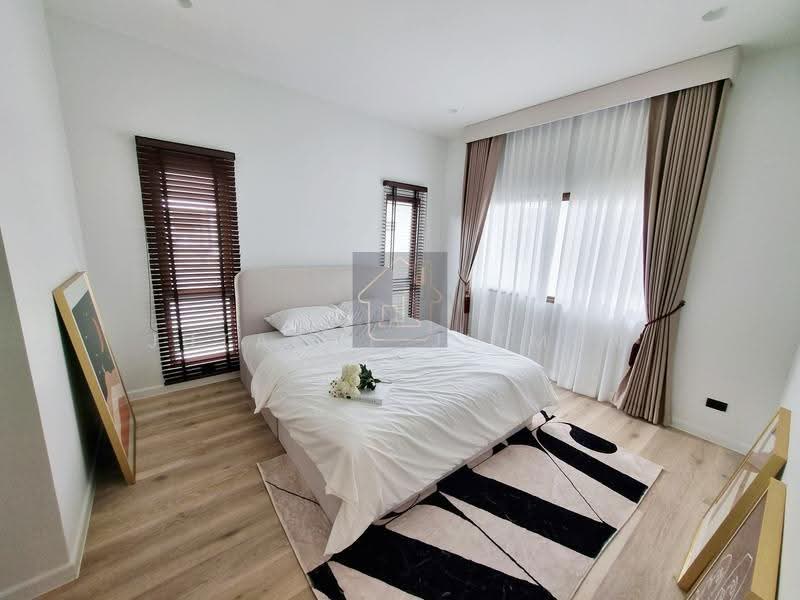 Burasiri Krungthep Kreetha, Bangkok, 95 Soi Pracha Ruam Chai, Hua Mak, Bang Kapi, Bangkok, 4 Bedrooms, 300 sqm, Single Detached House For Rent, by Jutarat Jitmun, 500535285 - DDproperty.com