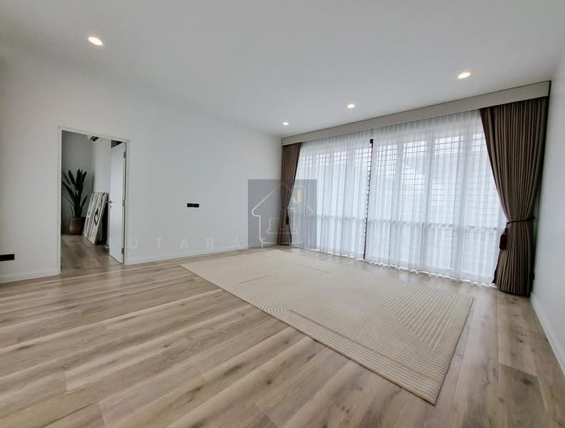 Burasiri Krungthep Kreetha, Bangkok, 95 Soi Pracha Ruam Chai, Hua Mak, Bang Kapi, Bangkok, 4 Bedrooms, 300 sqm, Single Detached House For Rent, by Jutarat Jitmun, 500535285 - DDproperty.com