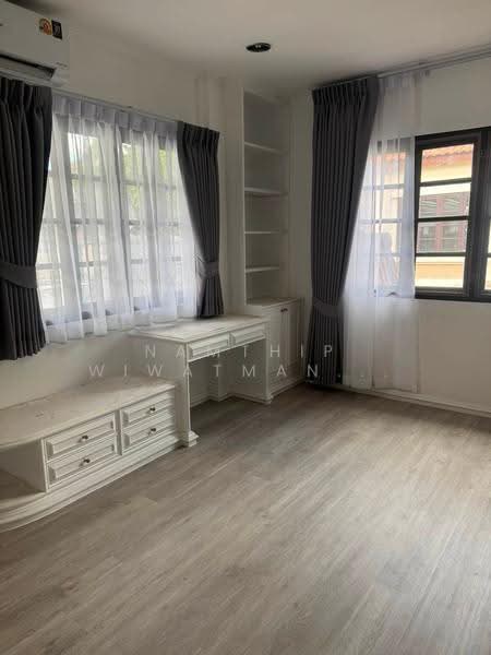 Ladawan Srinakarin, Samut Prakan, Srinakarin Road, Bang Kaeo, Bang Plee, Samut Prakan, 4 Bedrooms, 400 sqm, Single Detached House For Rent, by Namthip Wiwatmanitsakul, 500535286 - DDproperty.com