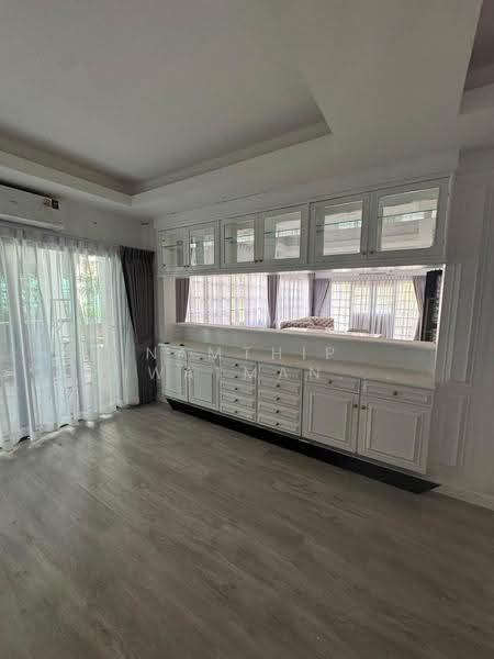 Ladawan Srinakarin, Samut Prakan, Srinakarin Road, Bang Kaeo, Bang Plee, Samut Prakan, 4 Bedrooms, 400 sqm, Single Detached House For Rent, by Namthip Wiwatmanitsakul, 500535286 - DDproperty.com
