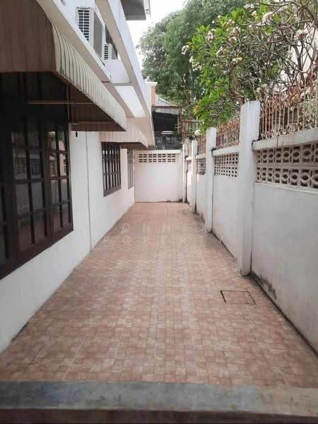 Baan Yu Charoen 542, Bangkok, ประชาราษฎร์บำเพ็ญ, Samsen Nok, Huai Khwang, Bangkok, 3 Bedrooms, 240 sqm, Single Detached House For Rent, by Connex Property, 500535302 - DDproperty.com