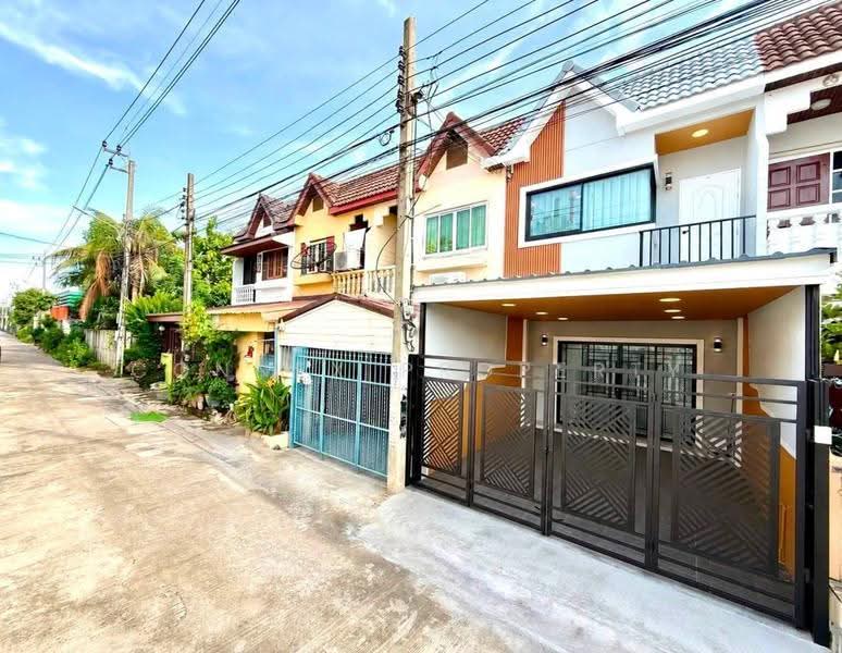 บ้านทาวน์เฮาส์รีโนเวทใหม่ทั้งหลัง พร้อมเข้าอยู่ ซอยสวนผัก 19 ตลิ่งชัน, กรุงเทพ, , ตลิ่งชัน, กรุงเทพ, 100 ตร.ม., ทาวน์เฮ้าส์ ขาย, โดย Connex Property, 500535529 - DDproperty.com