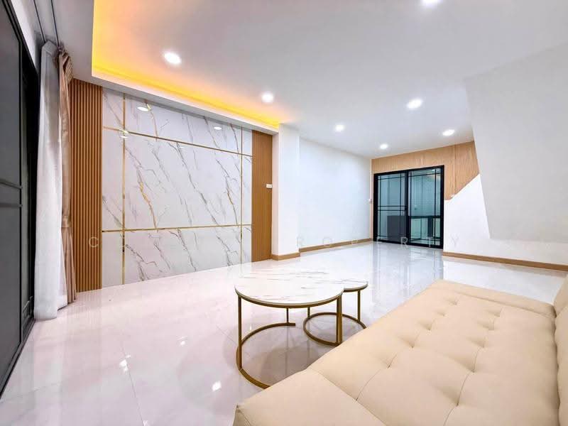 Fully renovated townhouse, ready to move in – Soi Suan Phak 19, Taling Chan, Bangkok, , Taling Chan, Bangkok, 2 Bedrooms, 100 sqm, Townhouse For Sale, by Connex Property, 500535529 - DDproperty.com