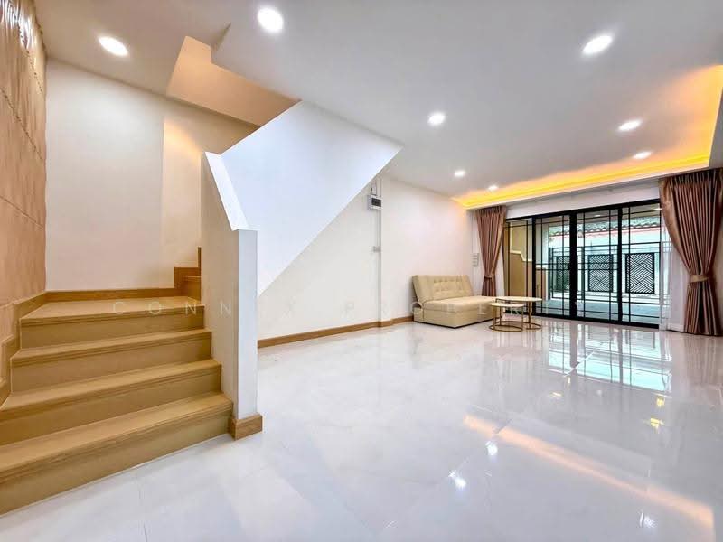 บ้านทาวน์เฮาส์รีโนเวทใหม่ทั้งหลัง พร้อมเข้าอยู่ ซอยสวนผัก 19 ตลิ่งชัน, กรุงเทพ, , ตลิ่งชัน, กรุงเทพ, 100 ตร.ม., ทาวน์เฮ้าส์ ขาย, โดย Connex Property, 500535529 - DDproperty.com