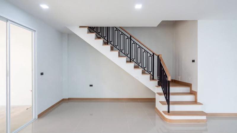 Townhouse in Soi Chinnakhet 2, Thung Song Hong Subdistrict, Lak Si District, Bangkok, , Thung Song Hong, Lak Si, Bangkok, 3 Bedrooms, 163 sqm, Townhouse For Sale, by Connex Property, 500535952 - DDproperty.com