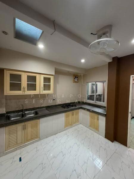 Uthong Place 3, Pathum Thani, Soi Pirnon, Khu Khot, Lam Luk Ka, Pathum Thani, 3 Bedrooms, 120 sqm, Townhouse For Rent, by Pithapong Sermchatcharoenkan, 500536551 - DDproperty.com