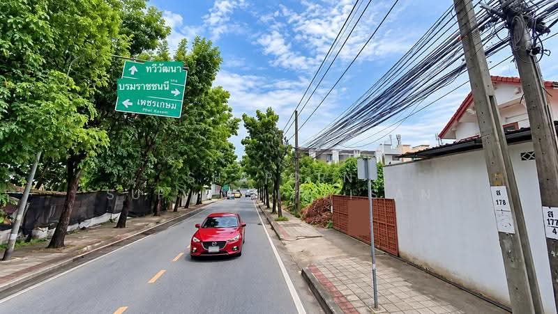 ที่ดินสร้างบ้าน สาย2 ซ.ทวีวัฒนา-กาญจนาภิเษก10, กรุงเทพ, ทวีวัฒนา-กาญจนาฯ, ทวีวัฒนา, กรุงเทพ, 614 ตร.ม., Land ขาย, โดย Shaporn Supvilaiphisan, 500536579 - DDproperty.com