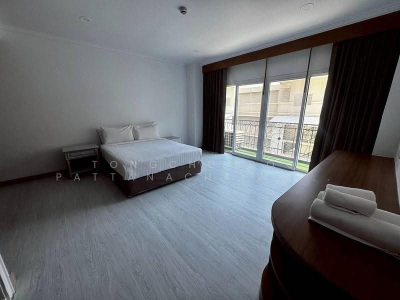 Chaidee Mansion, Bangkok, 75-7 Soi Sukhumvit 11, Khlongtoei Nua, Watthana, Bangkok, 3 Bedrooms, 300 sqm, Apartment For Rent, by Tongchompoo Pattanachaiwongkoon, 500536730 - DDproperty.com
