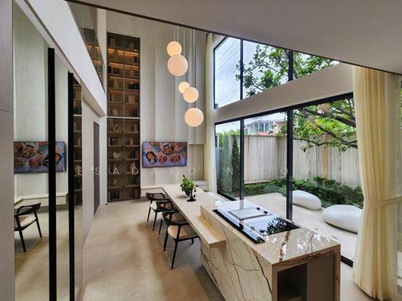 3-BR Townhouse, Bangkok, Bang Chak, Phra Khanong, Bangkok, 3 Bedrooms, 209 sqm, Townhouse For Sale, by Jesadakorn Cohn, 500536814 - DDproperty.com