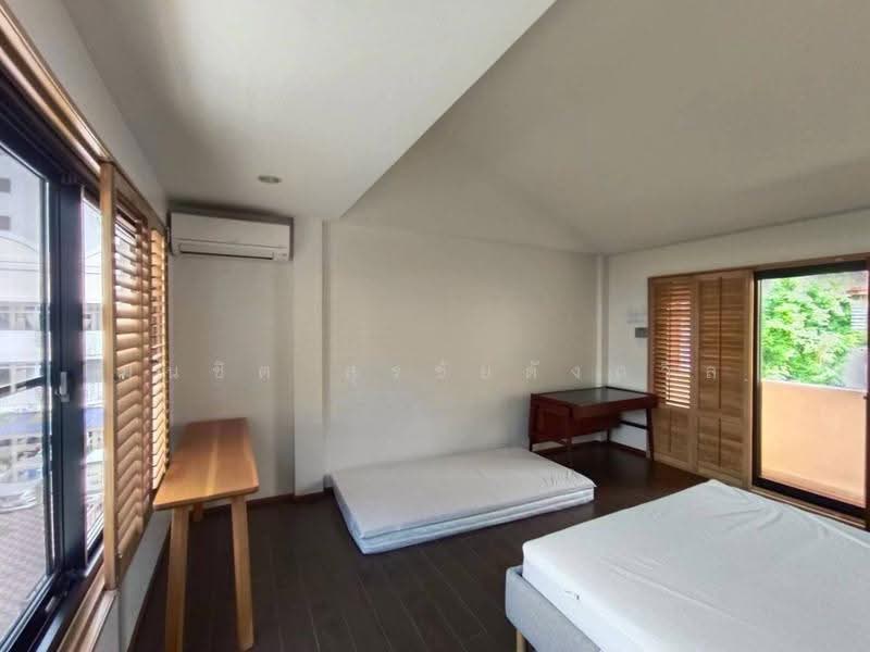 Home office townhouse sukhumvit 41, Bangkok, สุขุมวิท, Khlong Tan Nua, Watthana, Bangkok, 4 Bedrooms, 300 sqm, Townhouse For Rent, by Monchit Surachaidunthavin, 500536889 - DDproperty.com