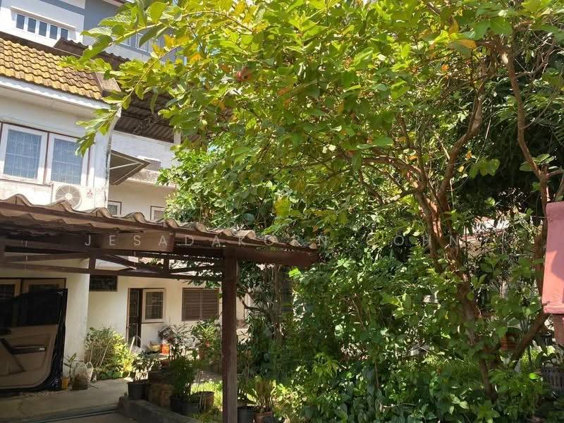 6-BR Townhouse, Bangkok, Suan Luang, Bangkok, 6 Bedrooms, 304 sqm, Townhouse For Sale, by Jesadakorn Cohn, 500536897 - DDproperty.com