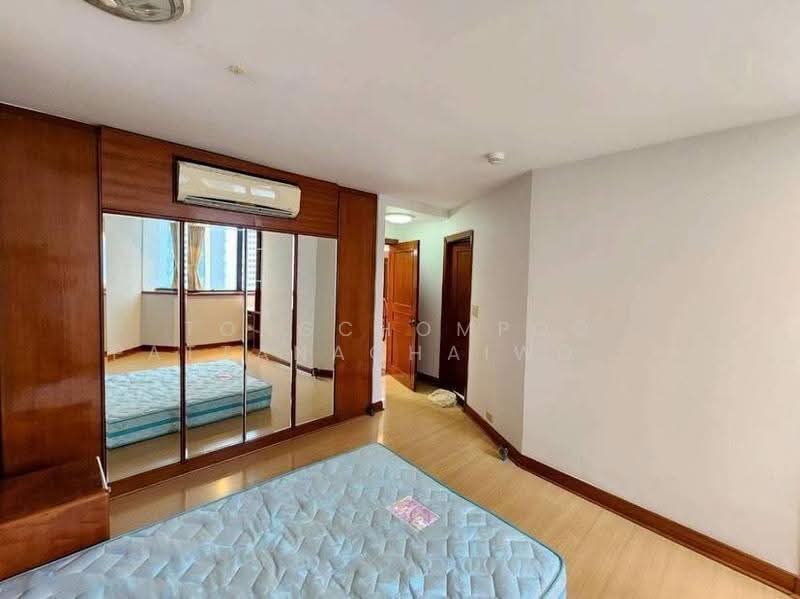 President Park Sukhumvit 24, Bangkok, 99 Sukhumvit 24 Alley, Khlongtoei Nua, Watthana, Bangkok, 3 Bedrooms, 260 sqm, Condo For Rent, by Tongchompoo Pattanachaiwongkoon, 500536929 - DDproperty.com