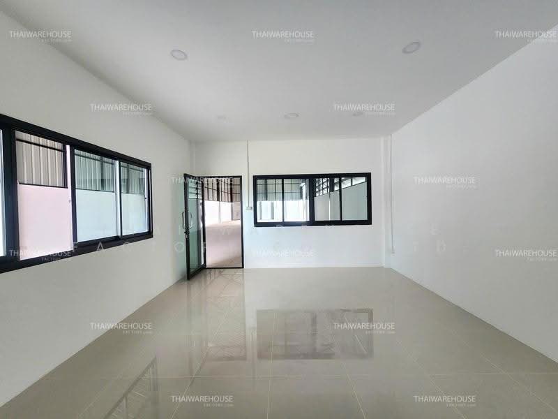 โรงงานและโกดังให้เช่า 216 ตร.ม. คลองสอง คลองหลวง ปทุมธานี รถตู้คอนเทนเนอร์ 40 ฟุตเข้าได้, ปทุมธานี, คลองสอง, คลองหลวง, ปทุมธานี, 216 ตร.ม., โกดัง-โรงงาน ให้เช่า, โดย THAI WAREHOUSE FACTORY CO., LTD., 500536947 - DDproperty.com