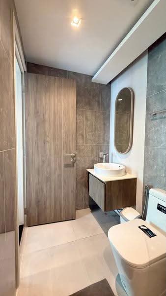 Lloyd Soonvijai-Thonglor, Bangkok, Soi Phetchaburi 47, Phetchaburi Road, Bang Kapi, Huai Khwang, Bangkok, 1 Bedroom, 32 sqm, Condo For Rent, by พชร ชาญศิริ, 500536986 - DDproperty.com