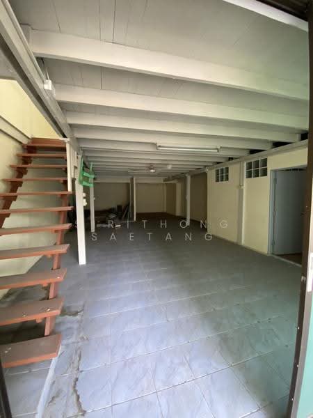 Land with house Soi Pracha Rat Bamphen 10, Huai Khwang, near MRT Huai Khwang Station, Bangkok, ประชาราษฎร์บำเพ็ญ ซอย 10, Huai Khwang, Bangkok, , 104 sqm, Land For Sale, by Sirithong Saetang, 500537075 - DDproperty.com