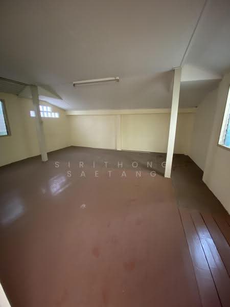 Land with house Soi Pracha Rat Bamphen 10, Huai Khwang, near MRT Huai Khwang Station, Bangkok, ประชาราษฎร์บำเพ็ญ ซอย 10, Huai Khwang, Bangkok, , 104 sqm, Land For Sale, by Sirithong Saetang, 500537075 - DDproperty.com