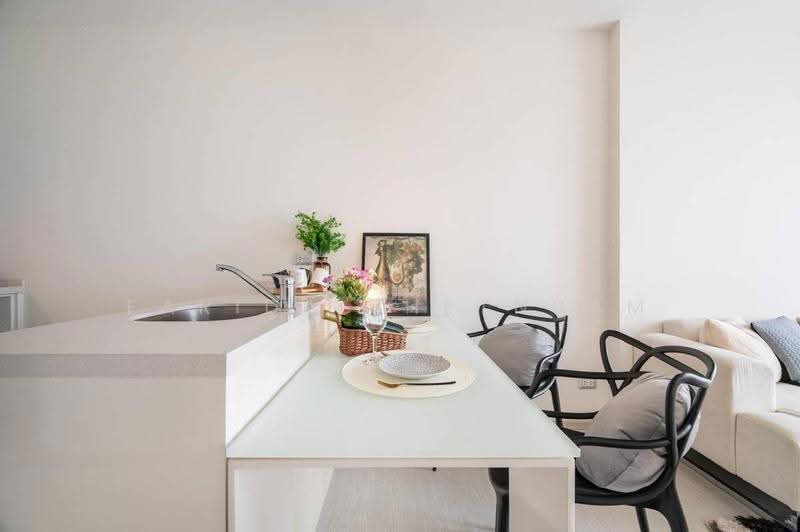 Rhythm Sukhumvit 42, Bangkok, Soi Sukhumvit 42, Sukhumvit Road, Phra Kanong, Khlong Toei, Bangkok, 1 Bedroom, 45 sqm, Condo For Rent, by Farida Phetnuam, 500537107 - DDproperty.com