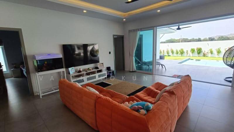 4-BR Villa, Prachuap Khiri Khan, Hin Lek Fai, Hua Hin, Prachuap Khiri Khan, 4 Bedrooms, 390 sqm, Villa For Sale, by Valen Lokunpai , 500537148 - DDproperty.com