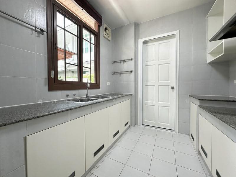 Narasiri Pattanakarn-Srinakarin, Bangkok, 878 Soi Srinakarin 20, Khlong Chan, Bang Kapi, Bangkok, 4 Bedrooms, 375 sqm, Single Detached House For Rent, by คุณรวีวรรณ อู่เงิน, 500537157 - DDproperty.com