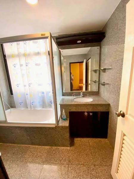 Green Point Silom, Bangkok, 29 Soi Anumanratthanon, Suriyawong, Bang Rak, Bangkok, 2 Bedrooms, 62 sqm, Condo For Sale, by Kasidit Vasuvat, 500537198 - DDproperty.com