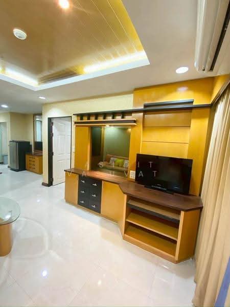 Green Point Silom, Bangkok, 29 Soi Anumanratthanon, Suriyawong, Bang Rak, Bangkok, 2 Bedrooms, 62 sqm, Condo For Sale, by Kasidit Vasuvat, 500537198 - DDproperty.com