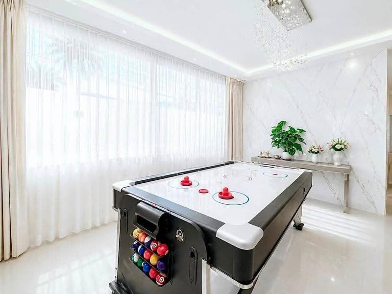 Chateau Dale Condominium, Chon Buri (Pattaya), Nong Pru, Bang Lamung (Pattaya), Chon Buri (Pattaya), 4 Bedrooms, 250 sqm, Condo For Rent, by Supitsara Sangarun, 500537259 - DDproperty.com