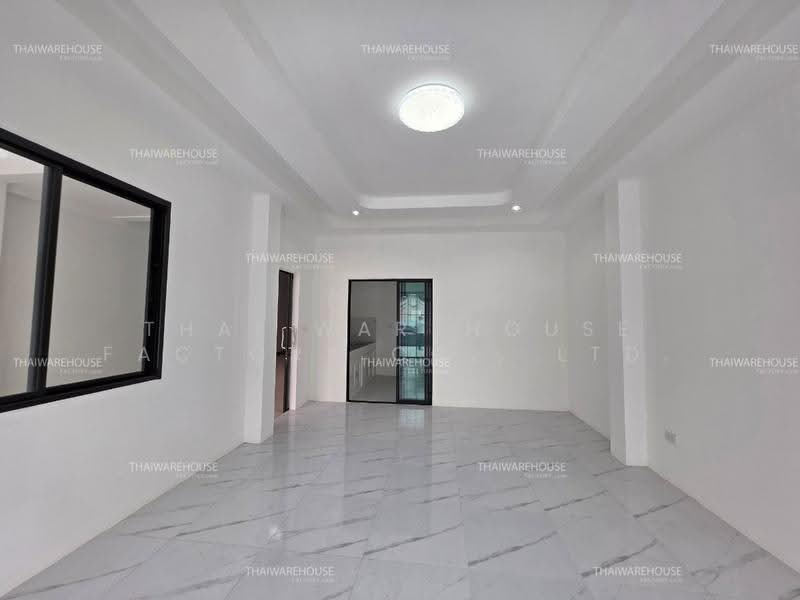 โรงงานและโกดังให้เช่า 277 ตร.ม. ระแหง ลาดหลุมแก้ว ปทุมธานี | รถตู้ 40 ฟุตเข้าได้ | สำนักงาน, ปทุมธานี, ระแหง, ลาดหลุมแก้ว, ปทุมธานี, 277 ตร.ม., โกดัง-โรงงาน ให้เช่า, โดย THAI WAREHOUSE FACTORY CO., LTD., 500537404 - DDproperty.com