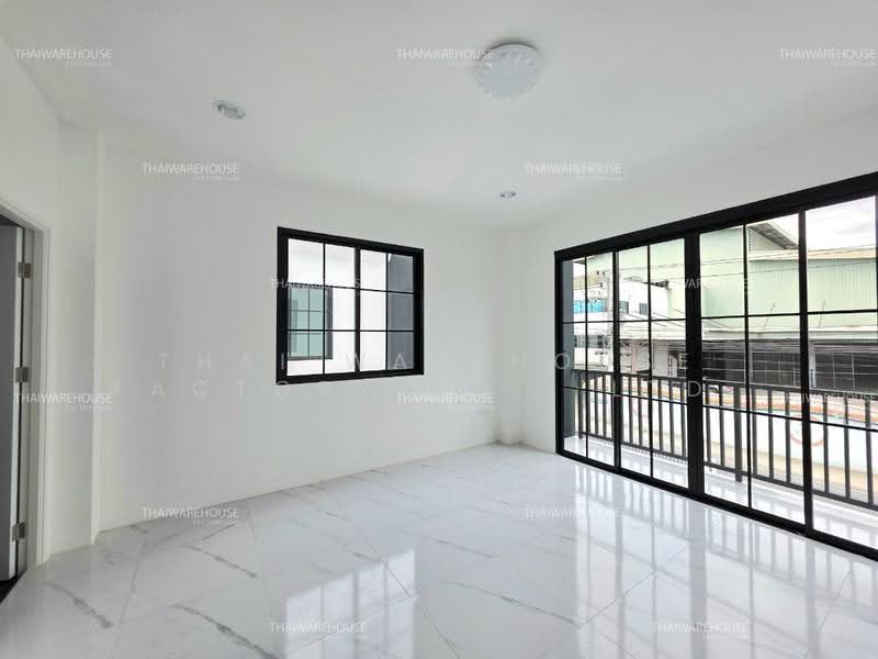 โรงงานและโกดังให้เช่า 277 ตร.ม. ระแหง ลาดหลุมแก้ว ปทุมธานี | รถตู้ 40 ฟุตเข้าได้ | สำนักงาน, ปทุมธานี, ระแหง, ลาดหลุมแก้ว, ปทุมธานี, 277 ตร.ม., โกดัง-โรงงาน ให้เช่า, โดย THAI WAREHOUSE FACTORY CO., LTD., 500537404 - DDproperty.com