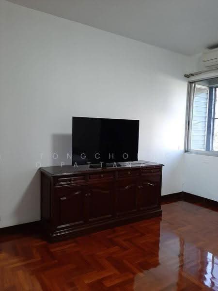 Kanta Mansion, Bangkok, 73 Soi Sukhumvit 26, Khong Tan, Khlong Toei, Bangkok, 3 Bedrooms, 265 sqm, Apartment For Rent, by Tongchompoo Pattanachaiwongkoon, 500537406 - DDproperty.com