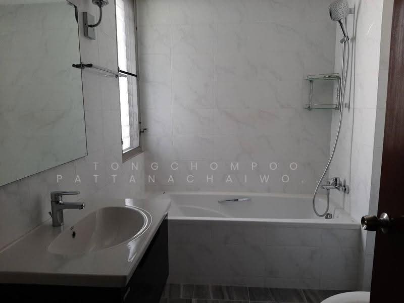 Kanta Mansion, Bangkok, 73 Soi Sukhumvit 26, Khong Tan, Khlong Toei, Bangkok, 3 Bedrooms, 265 sqm, Apartment For Rent, by Tongchompoo Pattanachaiwongkoon, 500537412 - DDproperty.com