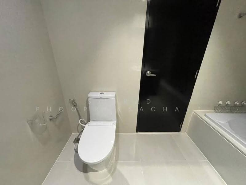 Sky Walk Residences, Bangkok, 1599 Sukhumvit Road, Phra Kanong Nua, Watthana, Bangkok, 1 Bedroom, 54 sqm, Condo For Rent, by Somrad Phoopruksachart, 500537662 - DDproperty.com