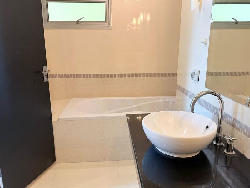 Baan Klang Krung Siam-Pathumwan, Bangkok, Petchburi Road, Thanon Phetchaburi, Ratchathewi, Bangkok, 2 Bedrooms, 84 sqm, Condo For Sale, by CHAWALIT KONGSAKPAIBUL, 500537683 - DDproperty.com