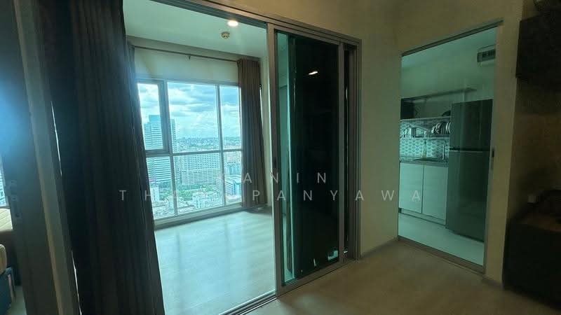 Life Ratchadapisek, Bangkok, 279 Ratchadapisaek Road, Huai Khwang, Bangkok, 2 Bedrooms, 46 sqm, Condo For Rent, by Kanin Thangpanyawa, 500537738 - DDproperty.com