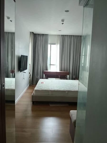 Life Ratchadapisek, Bangkok, 279 Ratchadapisaek Road, Huai Khwang, Bangkok, 2 Bedrooms, 65 sqm, Condo For Rent, by Khun Toey เตย, 500537862 - DDproperty.com