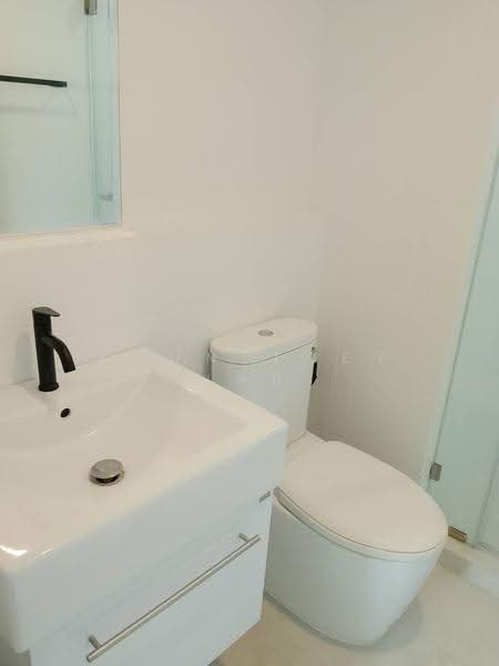 Life Ratchadapisek, Bangkok, 279 Ratchadapisaek Road, Huai Khwang, Bangkok, 2 Bedrooms, 65 sqm, Condo For Rent, by Khun Toey เตย, 500537862 - DDproperty.com