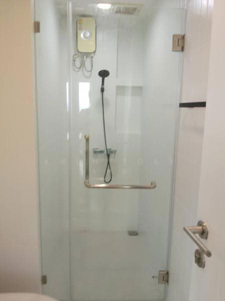 Life Ratchadapisek, Bangkok, 279 Ratchadapisaek Road, Huai Khwang, Bangkok, 2 Bedrooms, 65 sqm, Condo For Rent, by Khun Toey เตย, 500537862 - DDproperty.com