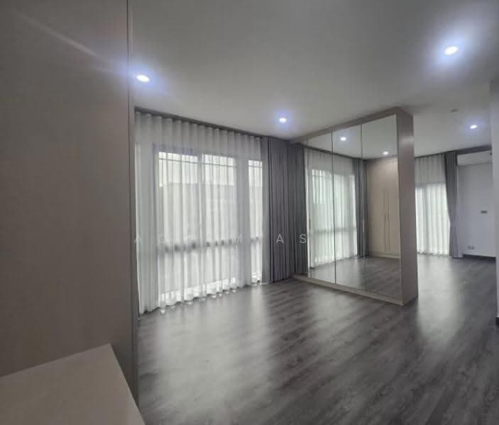 Baan Klang Muang Classe Sukhumvit 77, Bangkok, Soi On Nut 21, Suan Luang, Bangkok, 2 Bedrooms, 214 sqm, Single Detached House For Rent, by Accom Asia, 500537944 - DDproperty.com