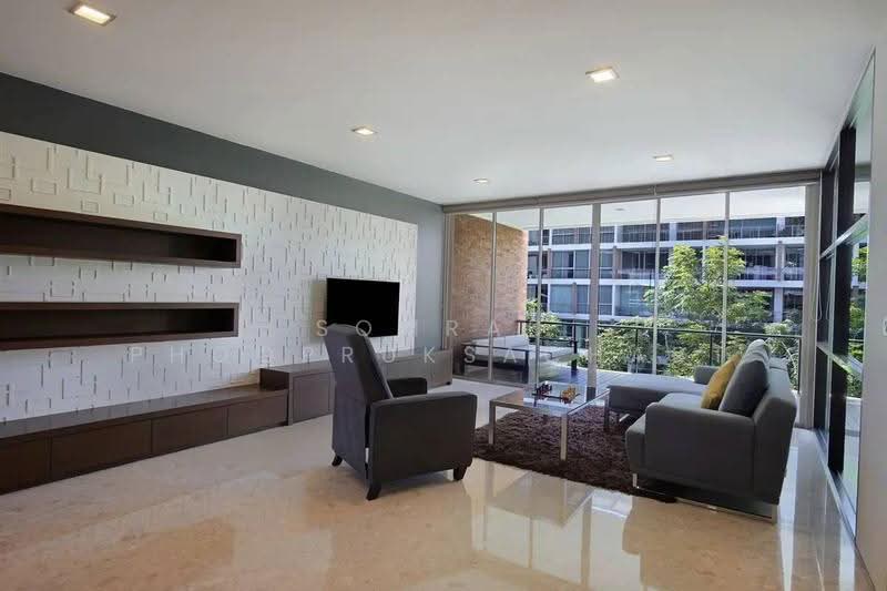 Ficus Lane, Bangkok, Soi Sukhumvit 44/1, Phra Kanong, Khlong Toei, Bangkok, 3 Bedrooms, 199 sqm, Condo For Sale, by Somrad Phoopruksachart, 500537976 - DDproperty.com