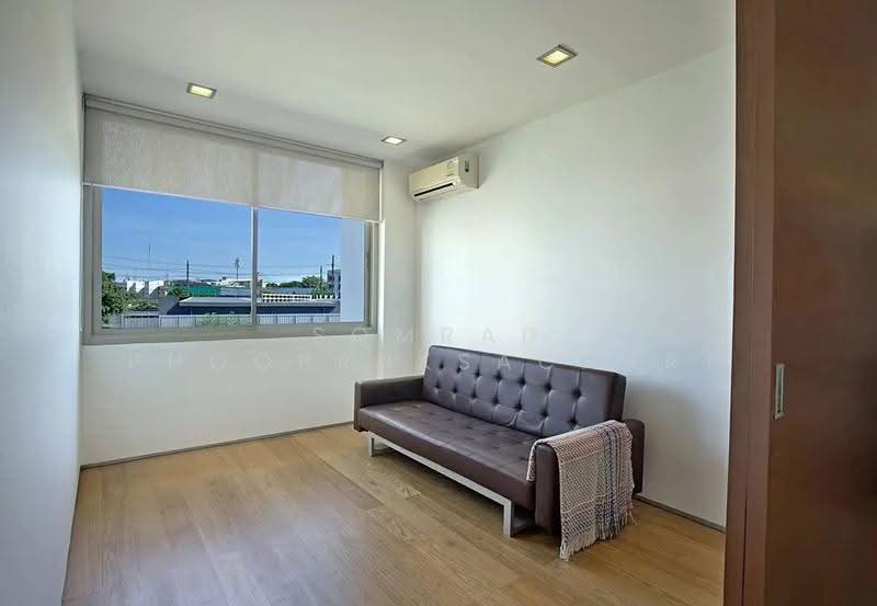 Ficus Lane, Bangkok, Soi Sukhumvit 44/1, Phra Kanong, Khlong Toei, Bangkok, 3 Bedrooms, 199 sqm, Condo For Sale, by Somrad Phoopruksachart, 500537976 - DDproperty.com