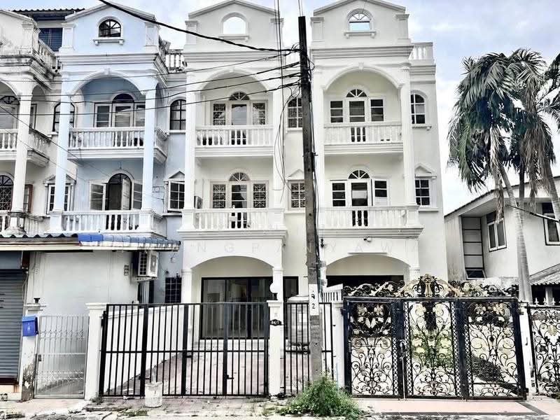 4-BR Townhouse, Bangkok, Khlong Chan, Bang Kapi, Bangkok, 4 Bedrooms, 180 sqm, Townhouse For Sale, by Kanin Thangpanyawa, 500538031 - DDproperty.com